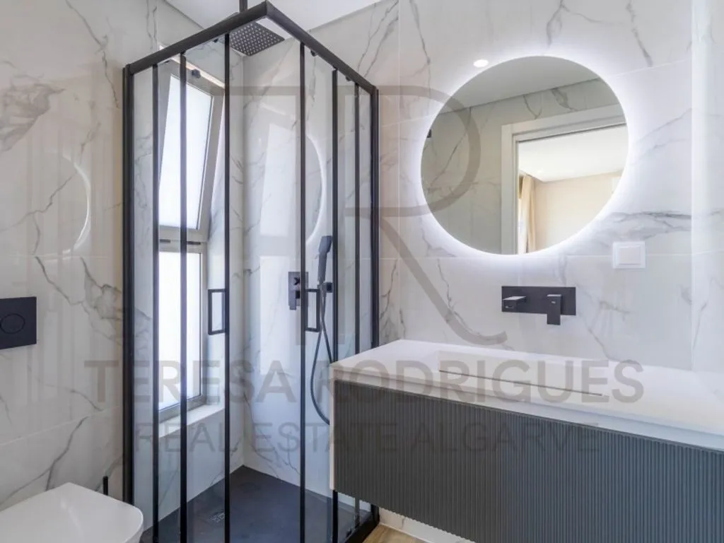 Vannitoad - Luxury Flat with Balcony in Loulé