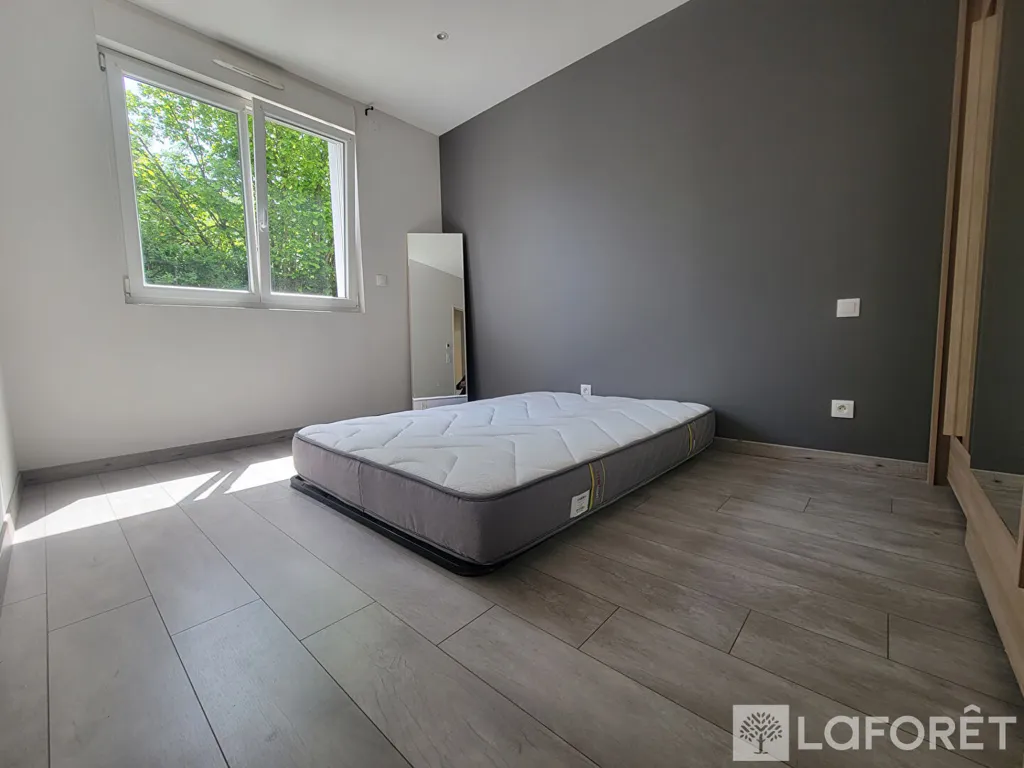 Chambres - Appartement 3 Pièces avec Terrasse et Parking à Audincourt