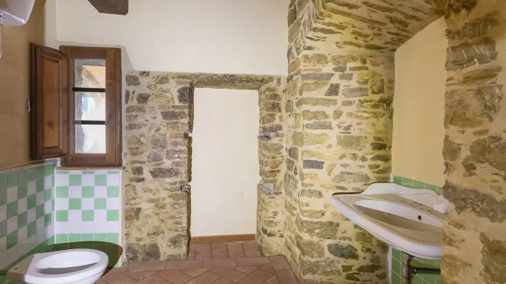 Bathrooms - Casale with Pool in Gaiole in Chianti