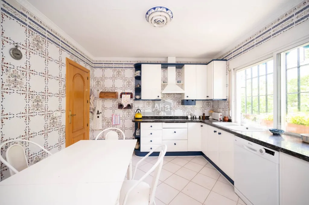 Köök - Detached House with Development Potential in Arturo Soria