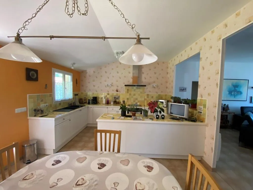 Sala da pranzo - Detached House with Studio near St Savin