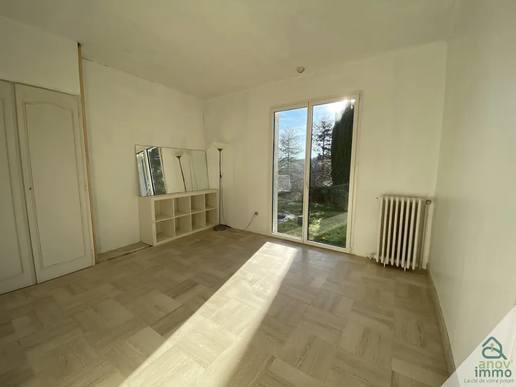 Rooms - Spacious House with Garden in Tarare