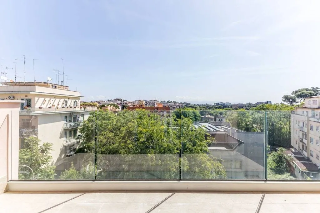 Balcon - Luxury Penthouse with South Exposure in Rome