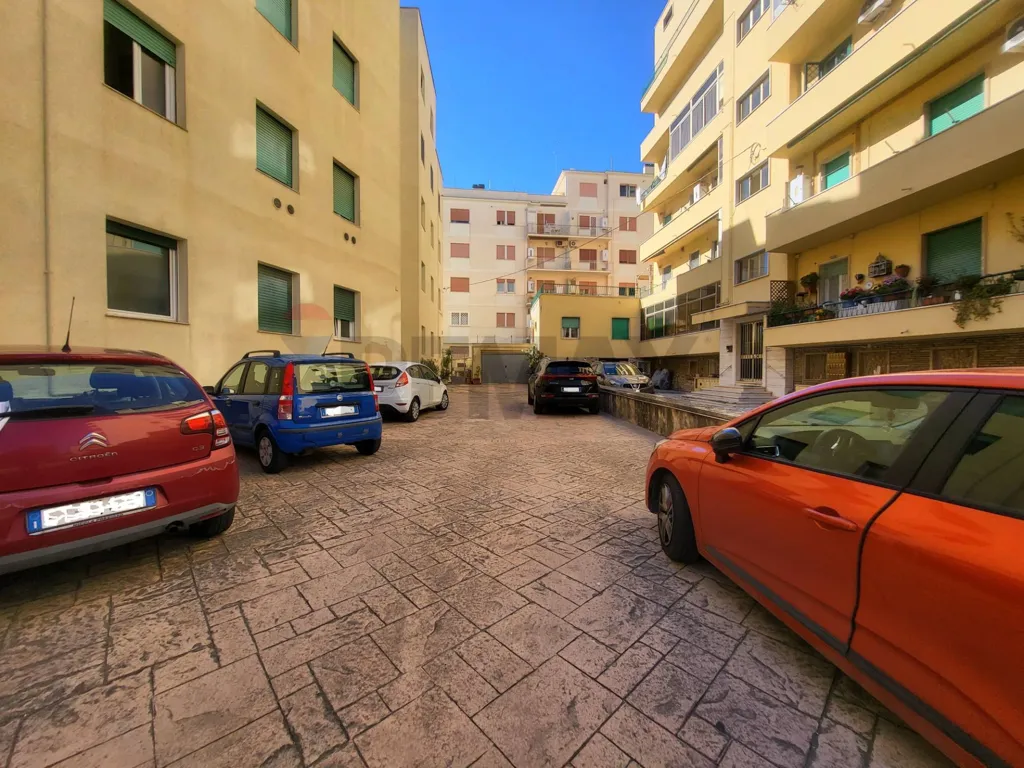 Välivaade - Second Floor Flat with Balcony in Anzio Centre