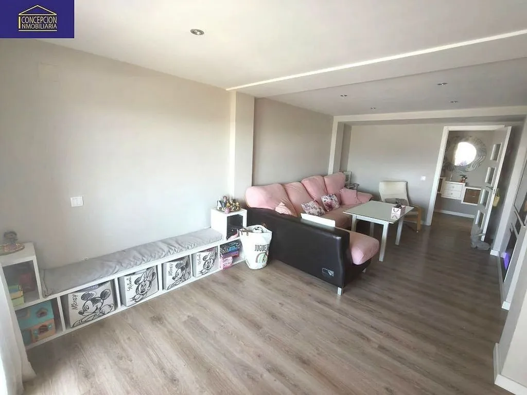 Soggiorno - Modernised Flat with Terrace in Nuevo Zoco