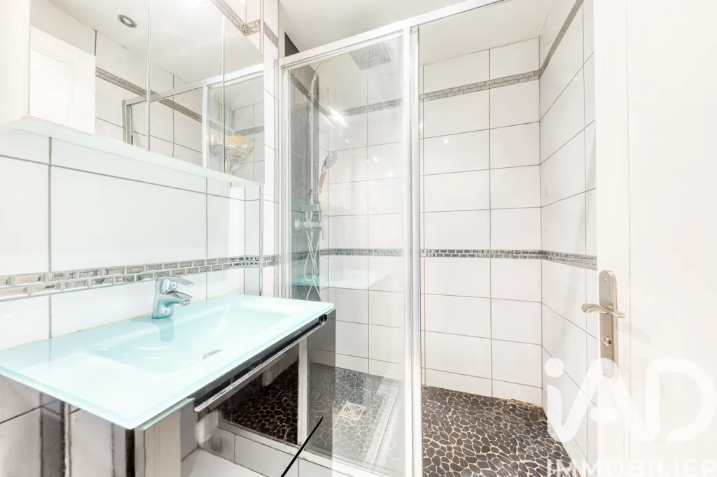 Salles de bain - Appartement 3 Pièces dans Résidence à Cachan