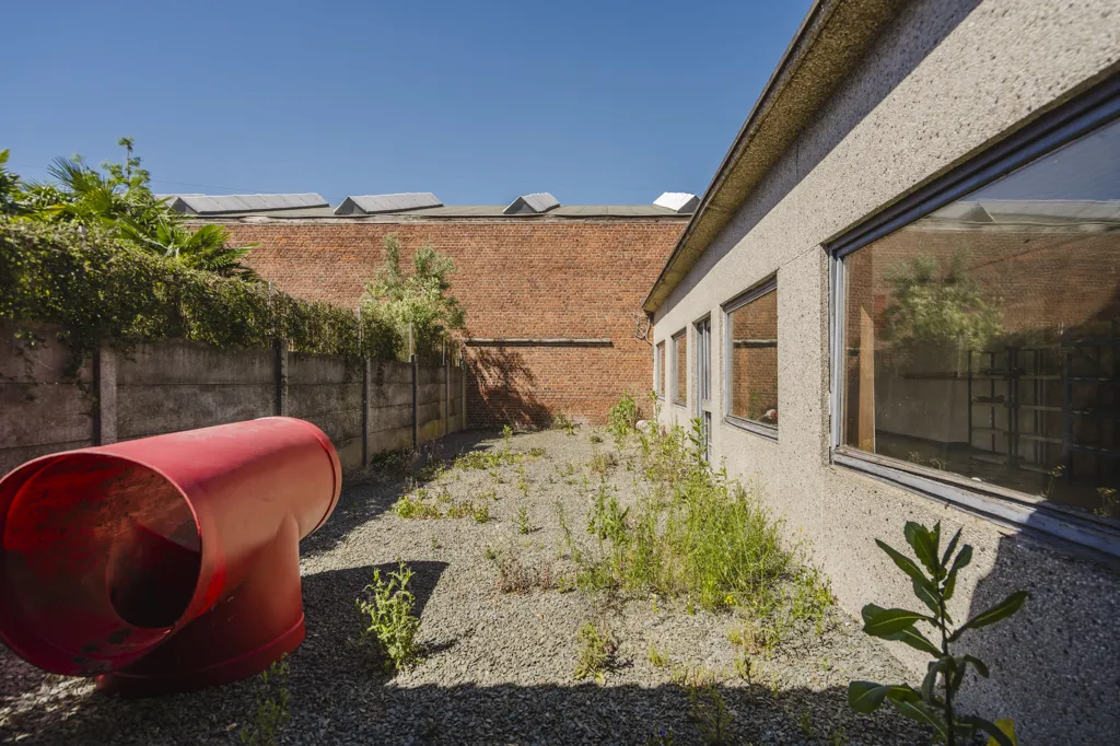 Jardin - Bâtiment Commercial avec Appartement Loué à Wevelgem
