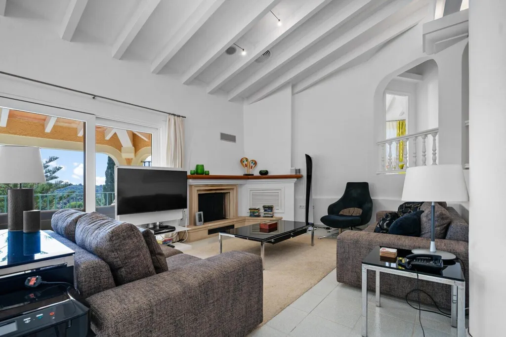 Elutuba - Renovated Villa with Mountain Views in Pollensa