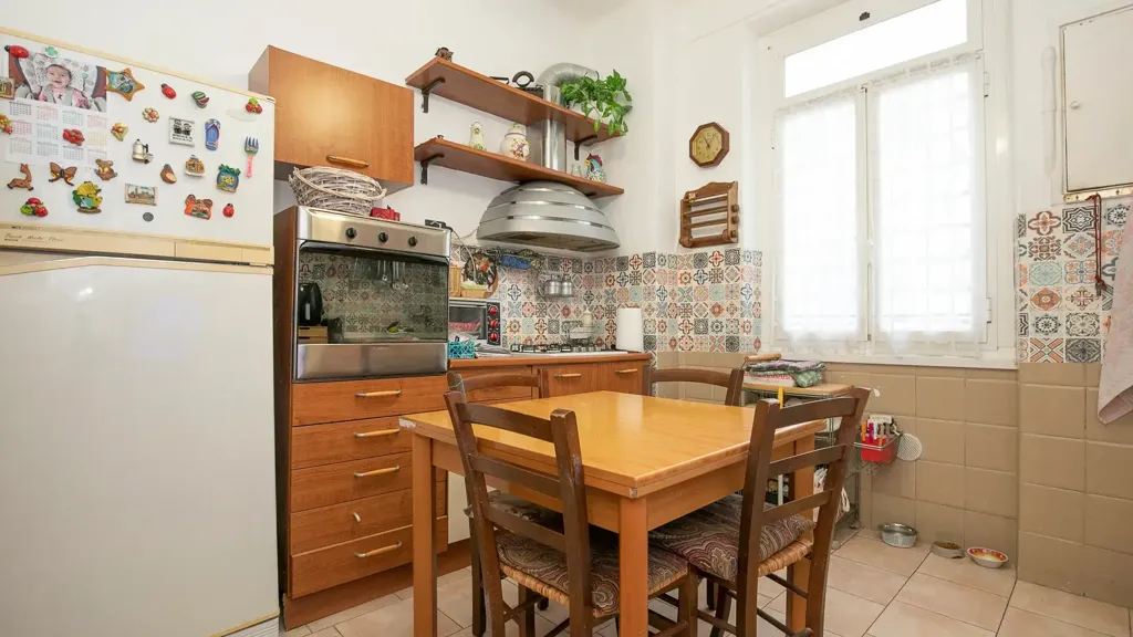 Köök - Central Apartment with Balcony in Genoa
