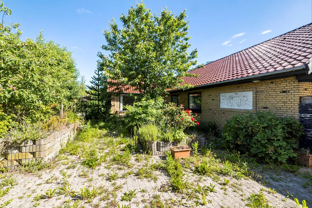 Välivaade - Large Villa for Modernisation in Albertslund