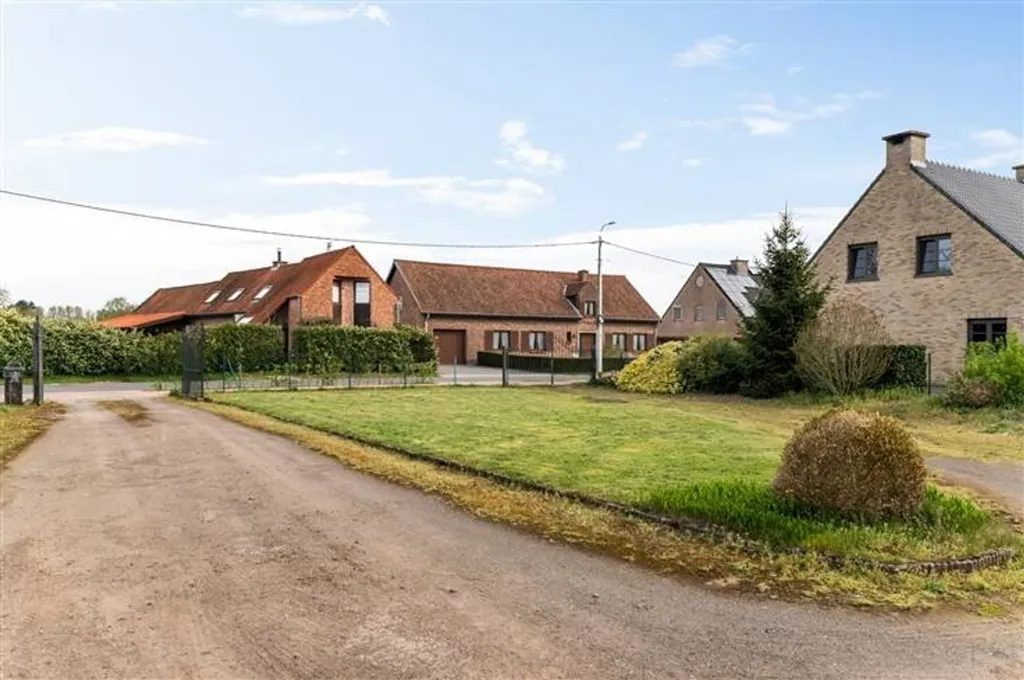 Välivaade - Multi-Purpose Building with Large Garden in Sinaai