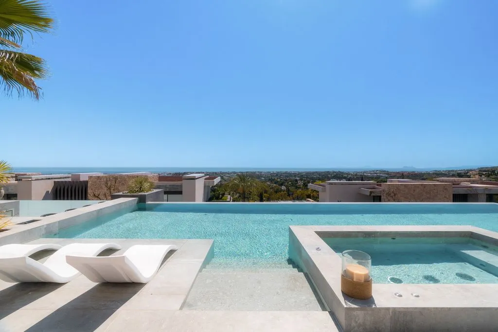 Bassein - Luxury Villa with Spa in La Quinta