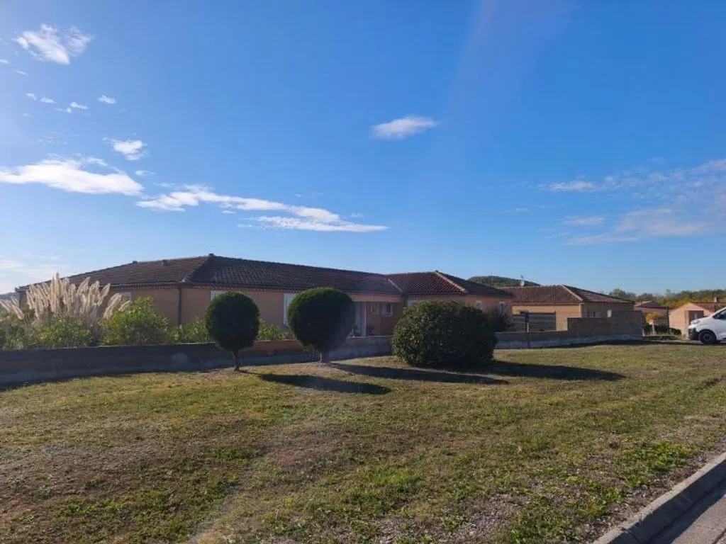 Extérieur - Villa de Plain-Pied avec Piscine à Navès