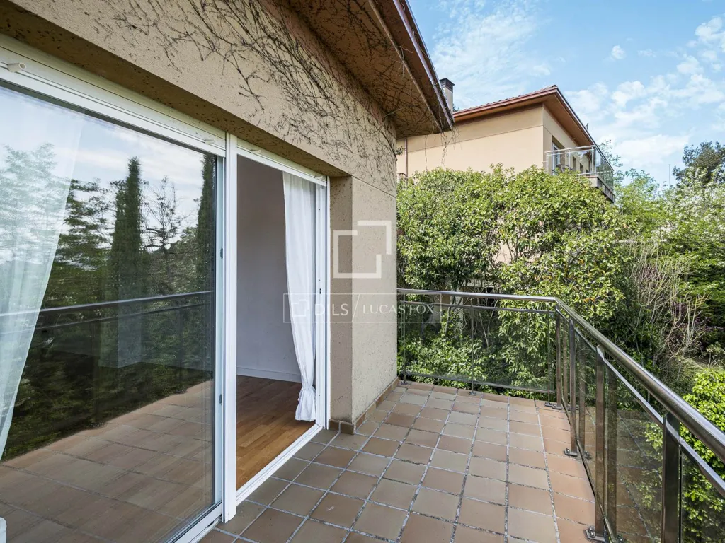 Balcon - Luxury Villa with Pool in Sant Cugat