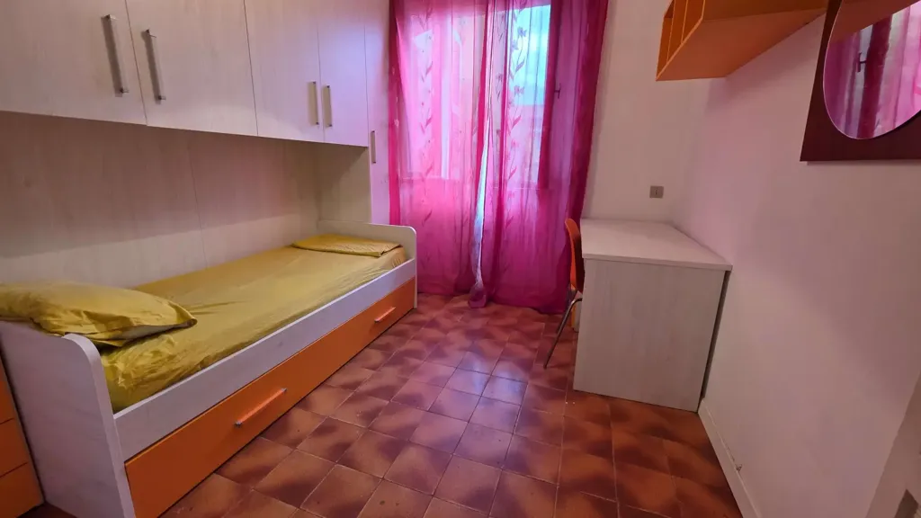 Magamistoad - Armed Trilocale with Garden in Ancona