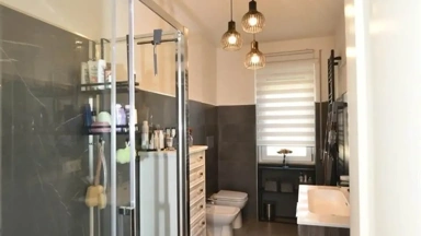 Salles de bain - Panoramic Penthouse with Private Terrace in Nuoro