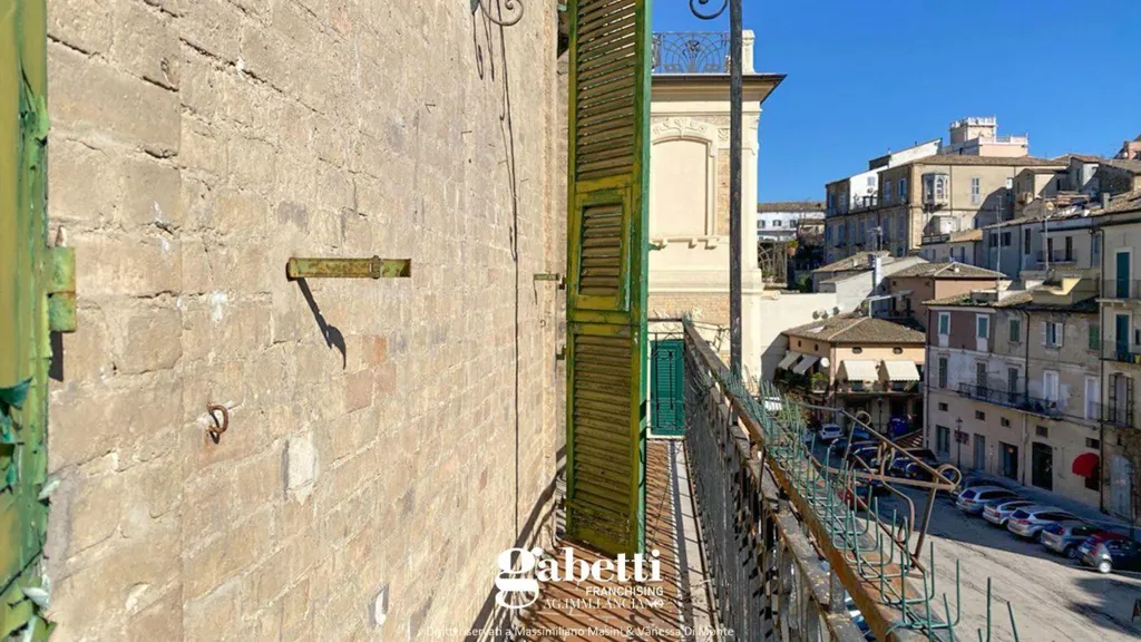 Rõdu - Historic Apartment with Balcony in Lanciano