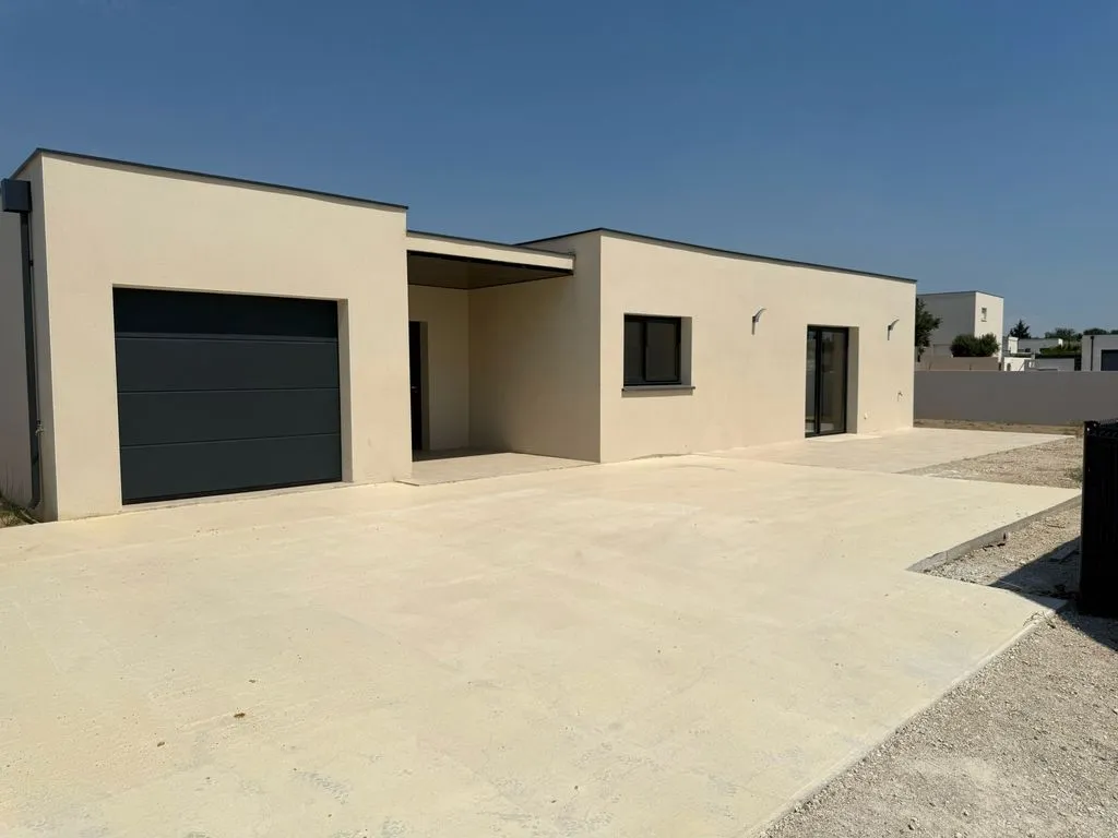 Extérieur - Contemporary House with Pool Potential in Sérignan