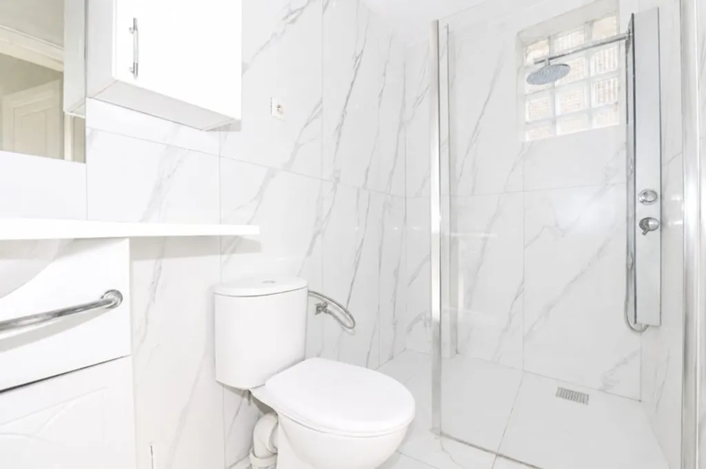 Salles de bain - Opbrengstpand avec Visibilité à Wilrijk
