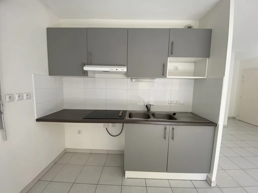 Cuisine - Appartement T3 avec balcon et parking à Toulouse