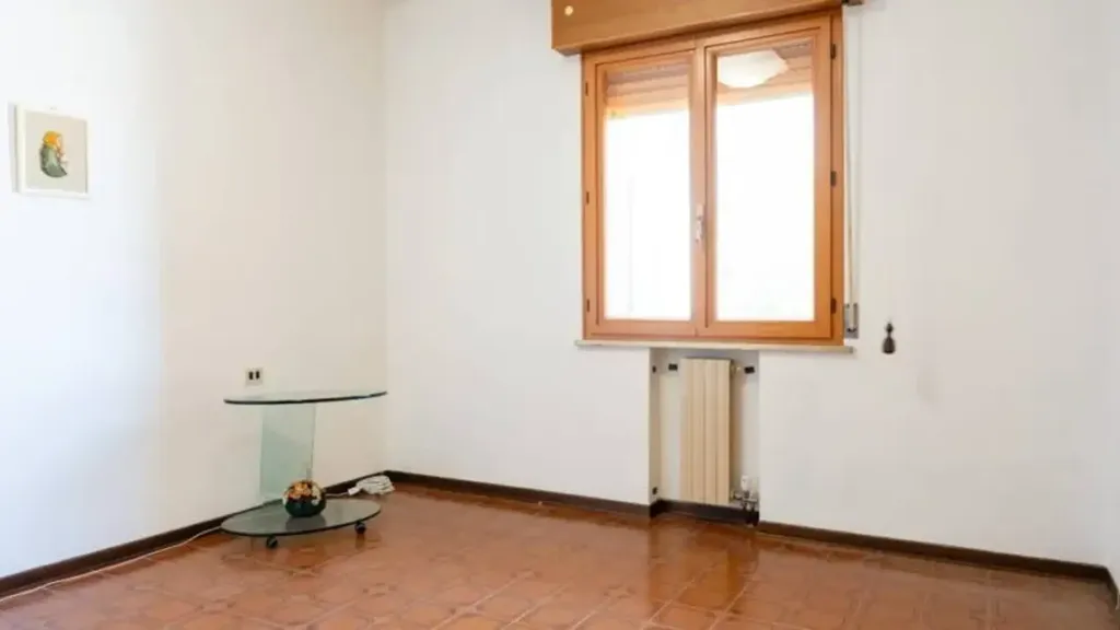 Rooms - Apartment with Recent Renovations in Finale Emilia