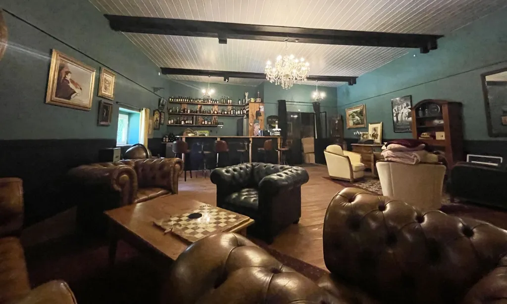 Séjour - Château du XVIIIe avec gîte indépendant à Cognac