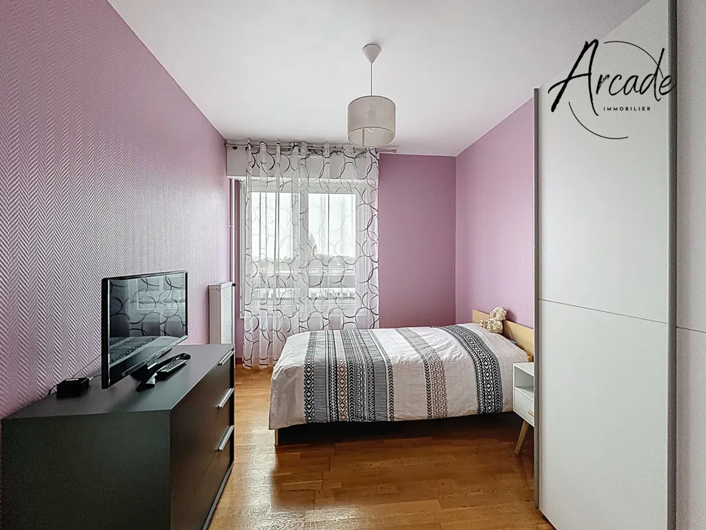 Bedrooms - 2-Bed Apartment with Lift in Caucriauville