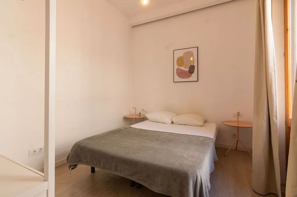 Chambres - Furnished Flat with Balcony in Barcelona