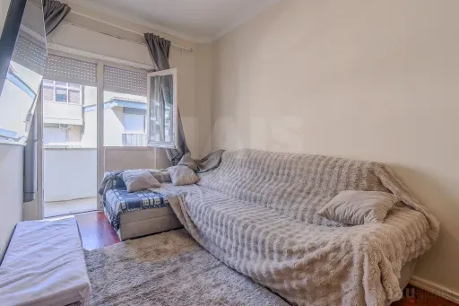 Magamistoad - T2 Apartment with Varied Views in Odivelas