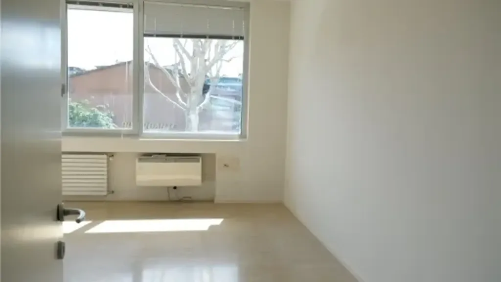 Pièces - 2-Bedroom Apartment with Balcony in Florence