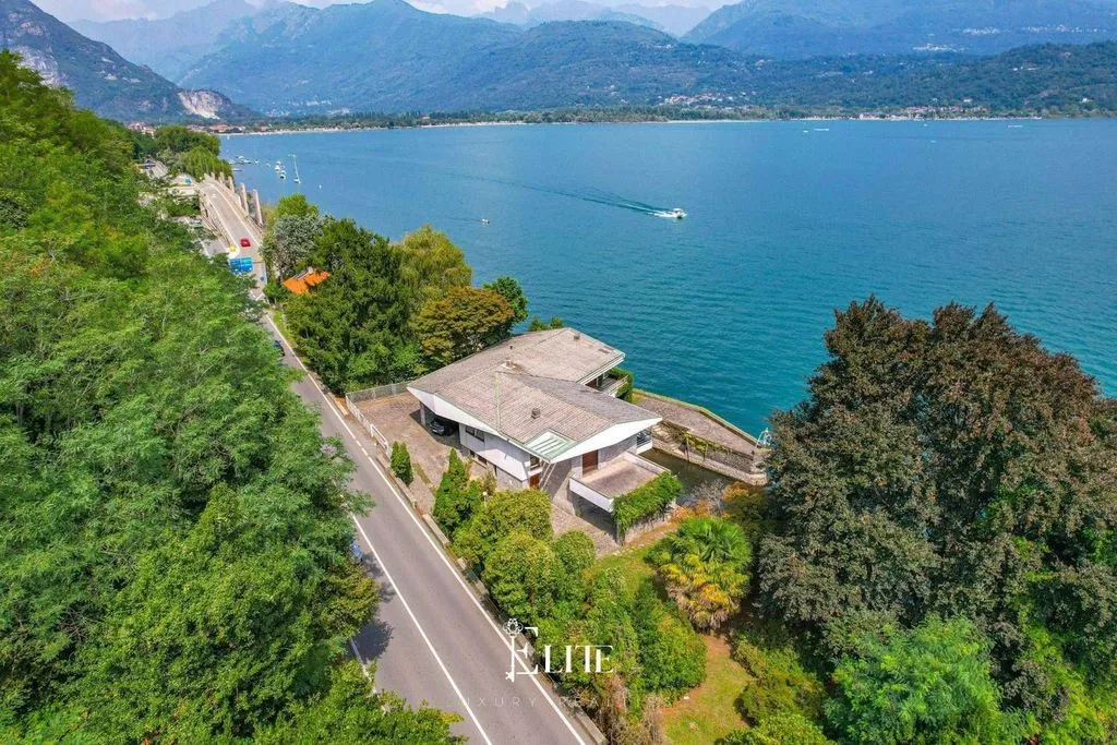 Õhuvaade - Waterfront Villa with Private Dock in Baveno