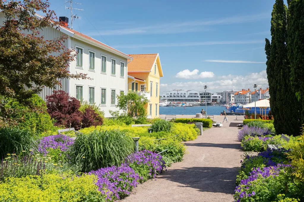 Aed - Maritime Villa with Pool and Sea View in Marstrand