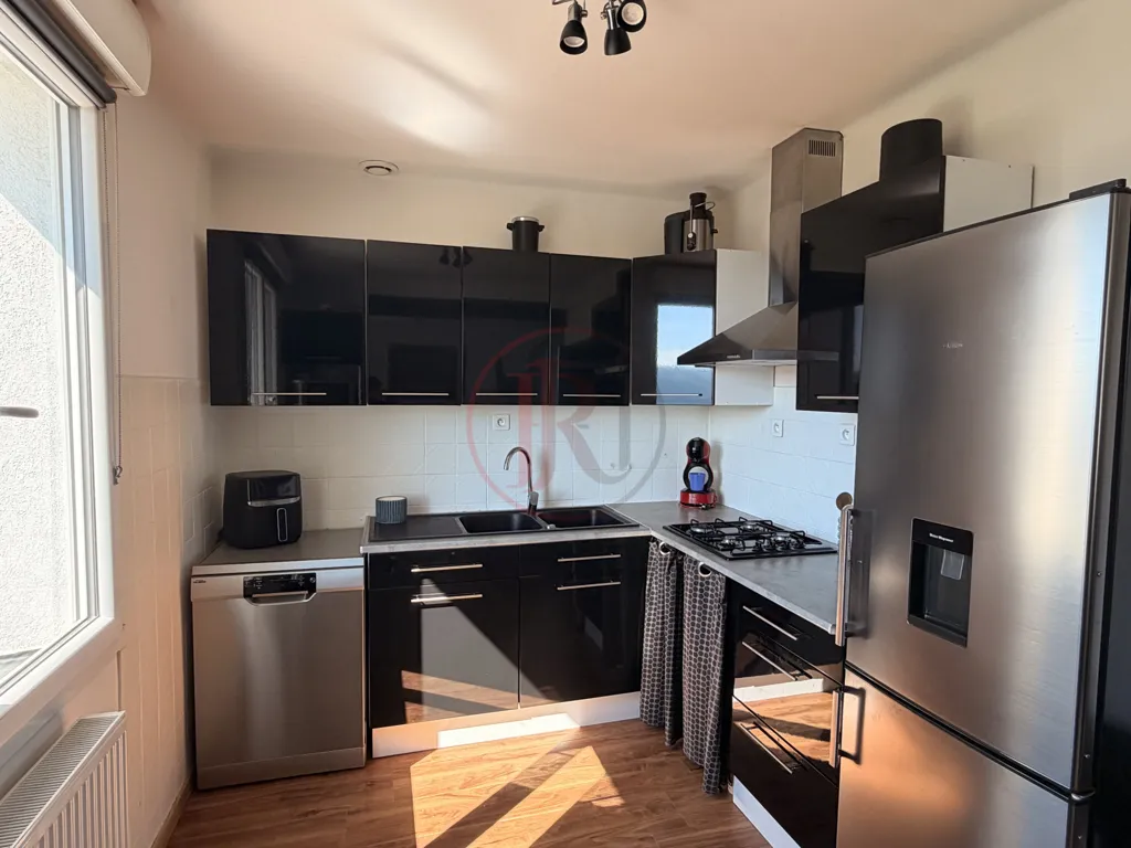 Cuisine - Maison Individuelle avec Vue à Thise