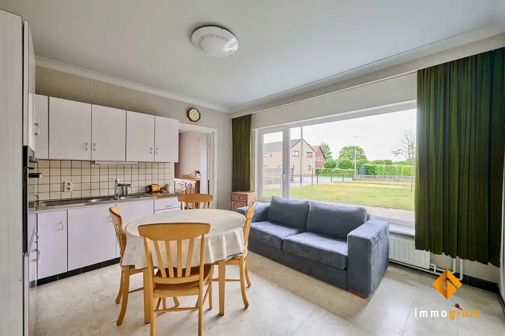 Köök - Spacious House with Green View in 10a17ca Plot