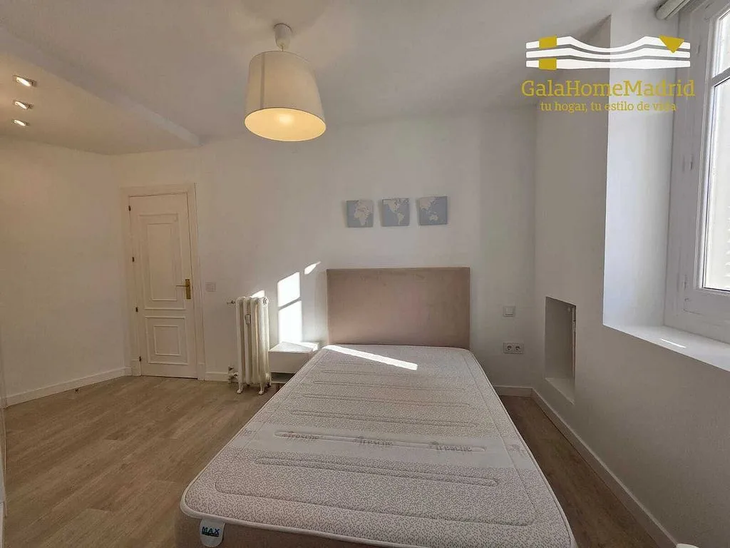 Magamistoad - Modernised Flat with South Light in Trafalgar