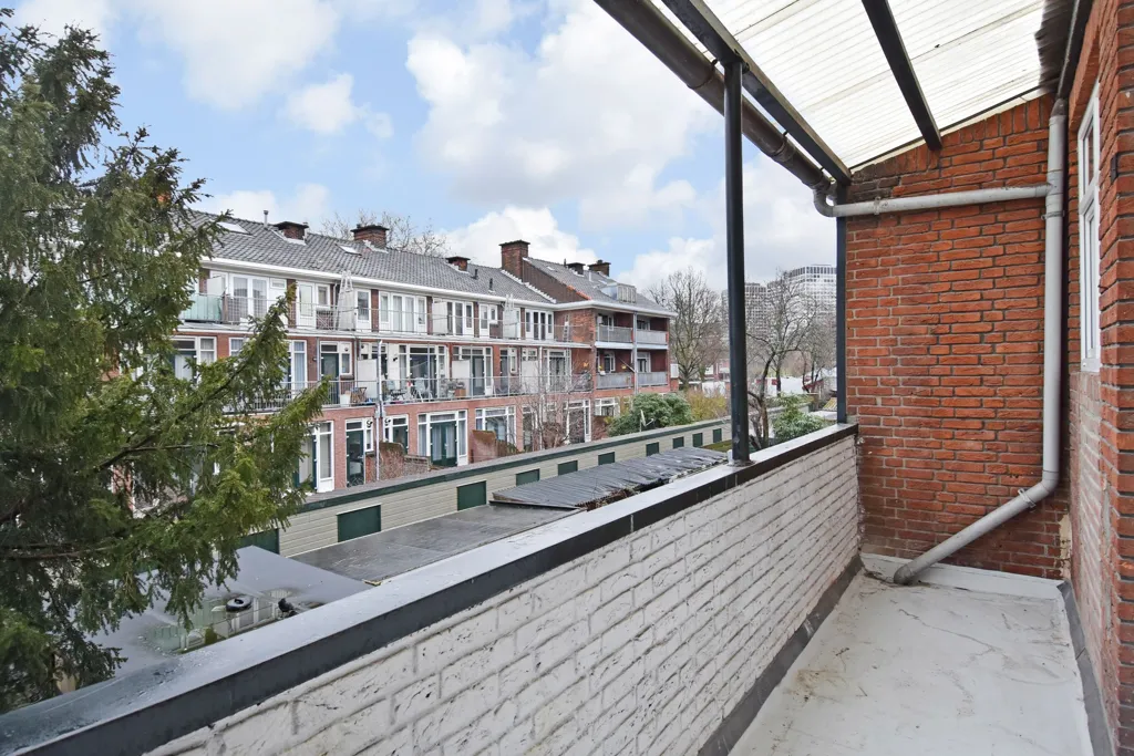 Balcon - Renovated Apartment with Balcony in Rotterdam