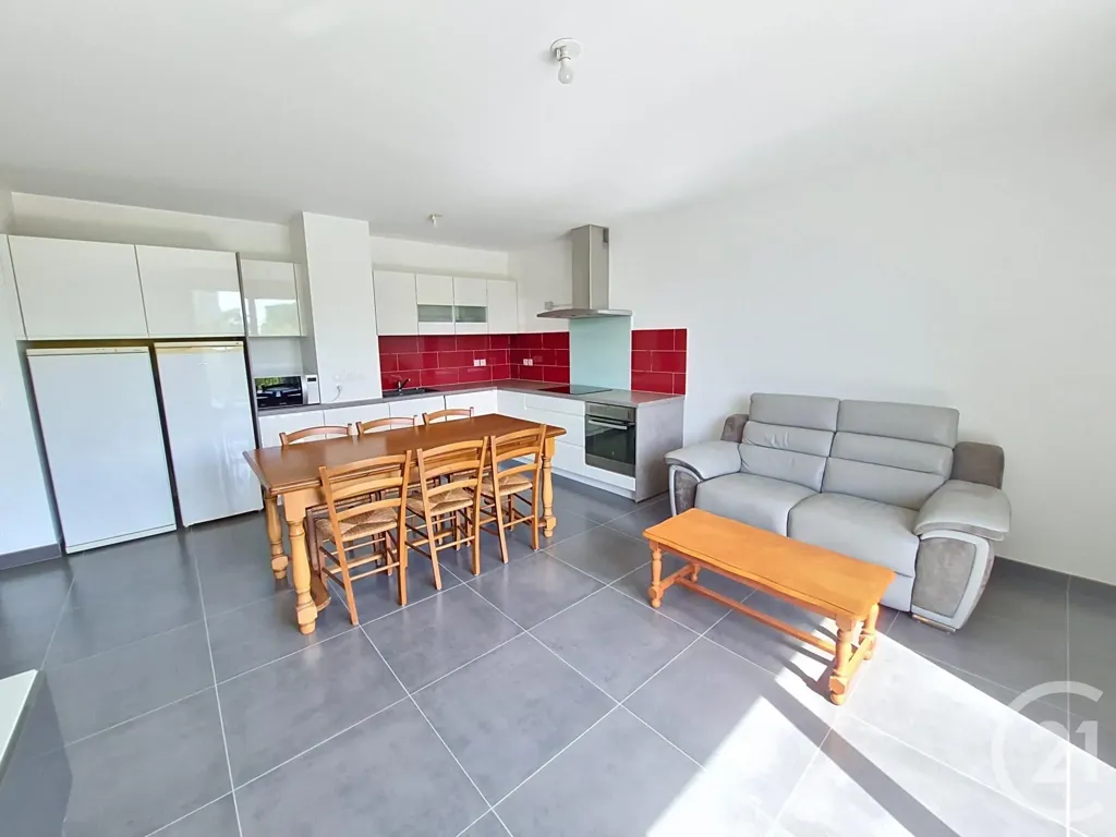 Soggiorno - 3-Bed Flat with Balcony in Fleury-Mérogis