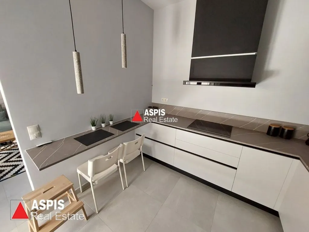 Cuisine - Renovated Apartment with Double Frontage in Kallithea