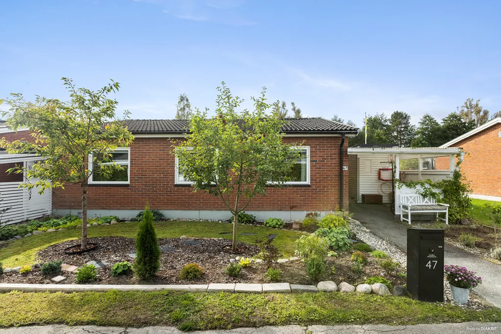 Aed - 1-Plan House with Pool in Ytterfil