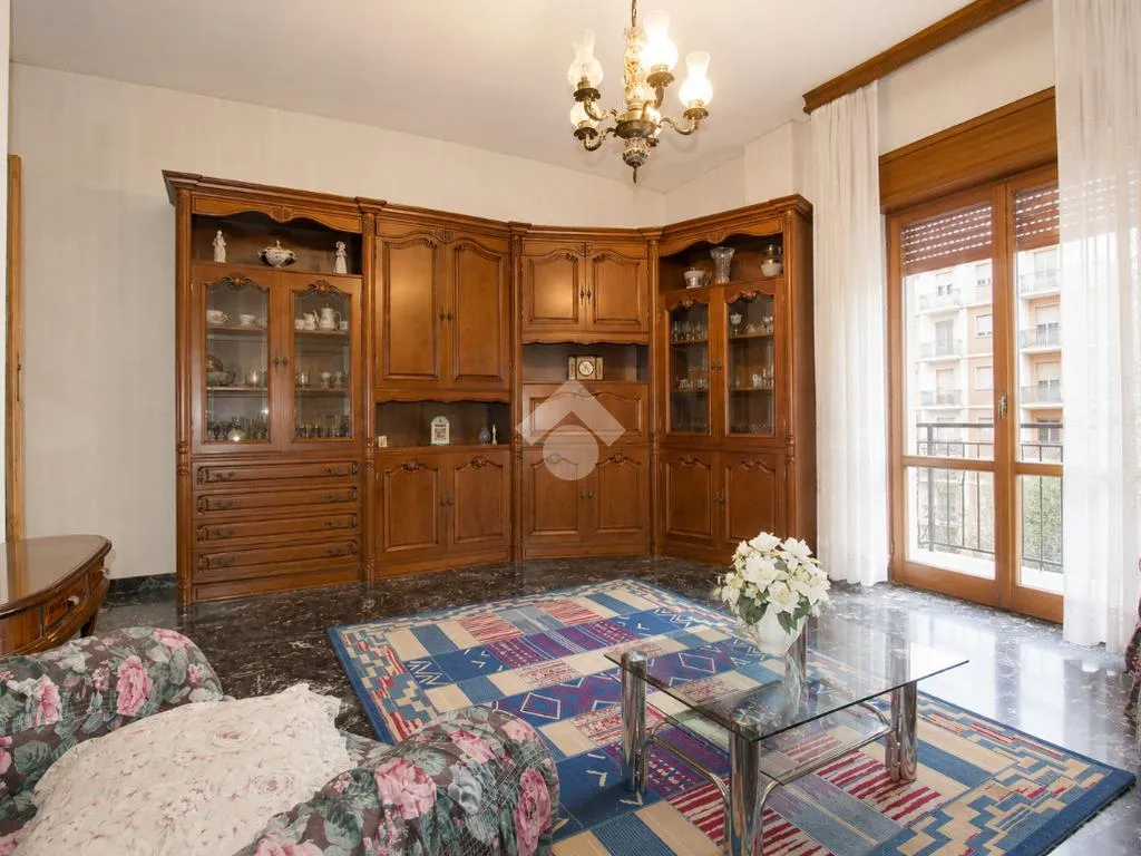 Séjour - 4-Bedroom Apartment with Garage in Lucera