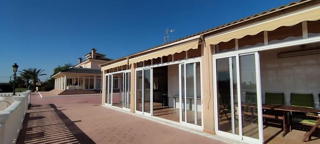 Terrass - Luxury Villa with Pool in Elche
