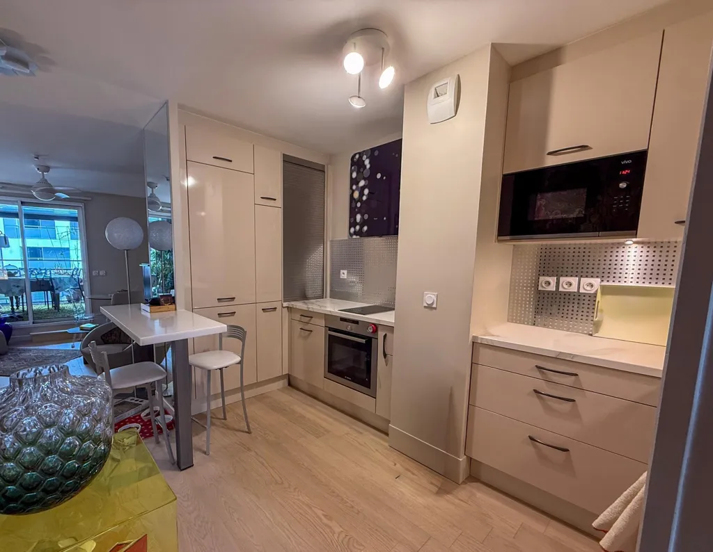 Köök - Modern Apartment with Loggia in Bordeaux