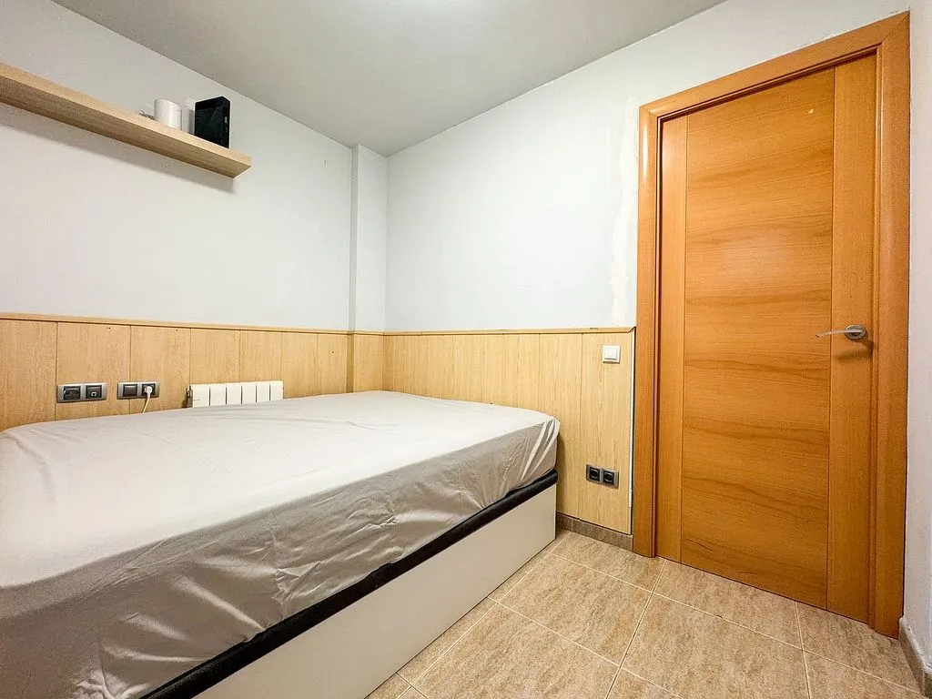 Corner Flat with Balcony in Sentmenat