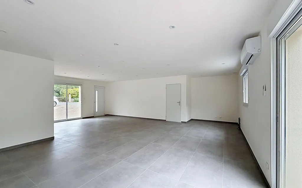 Elutuba - Modern House with Private Garden in Le Creusot