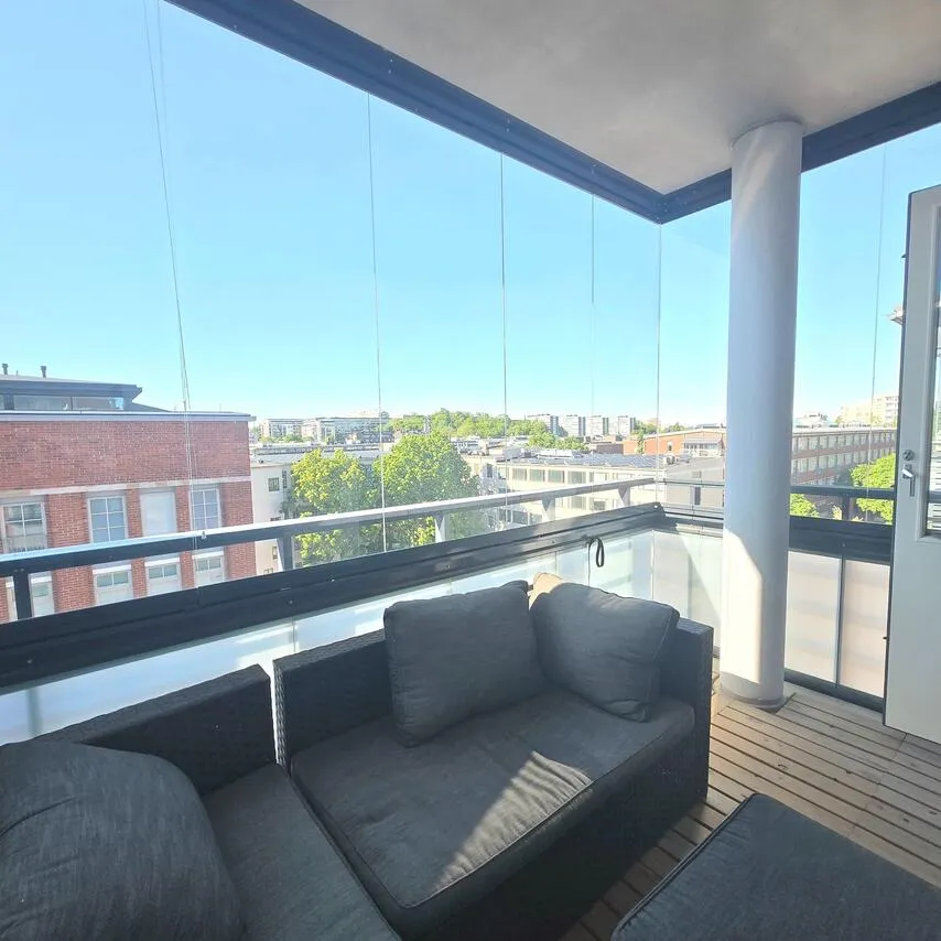 Balcon - Bright Attic Flat with Balcony in Turku