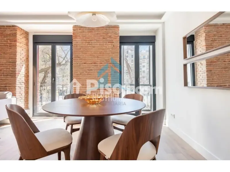 Salle à manger - Fully Furnished Flat with Balconies in Goya