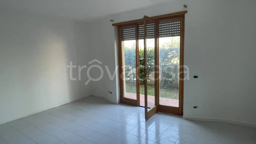 Pièces - Ground Floor Apartment with Private Garden in Perugia