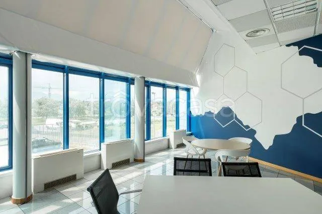 Bureau - Industrial Building with Showroom in Cuneo