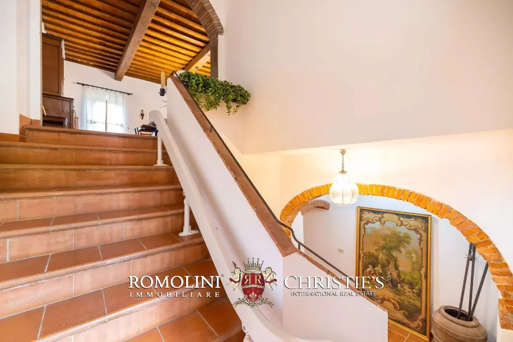 Pièces - Historical Villa with Views of Arezzo