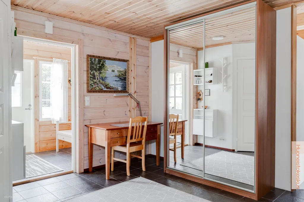 Esik - Mammutti Log Cabin with Sauna in Kiiminki